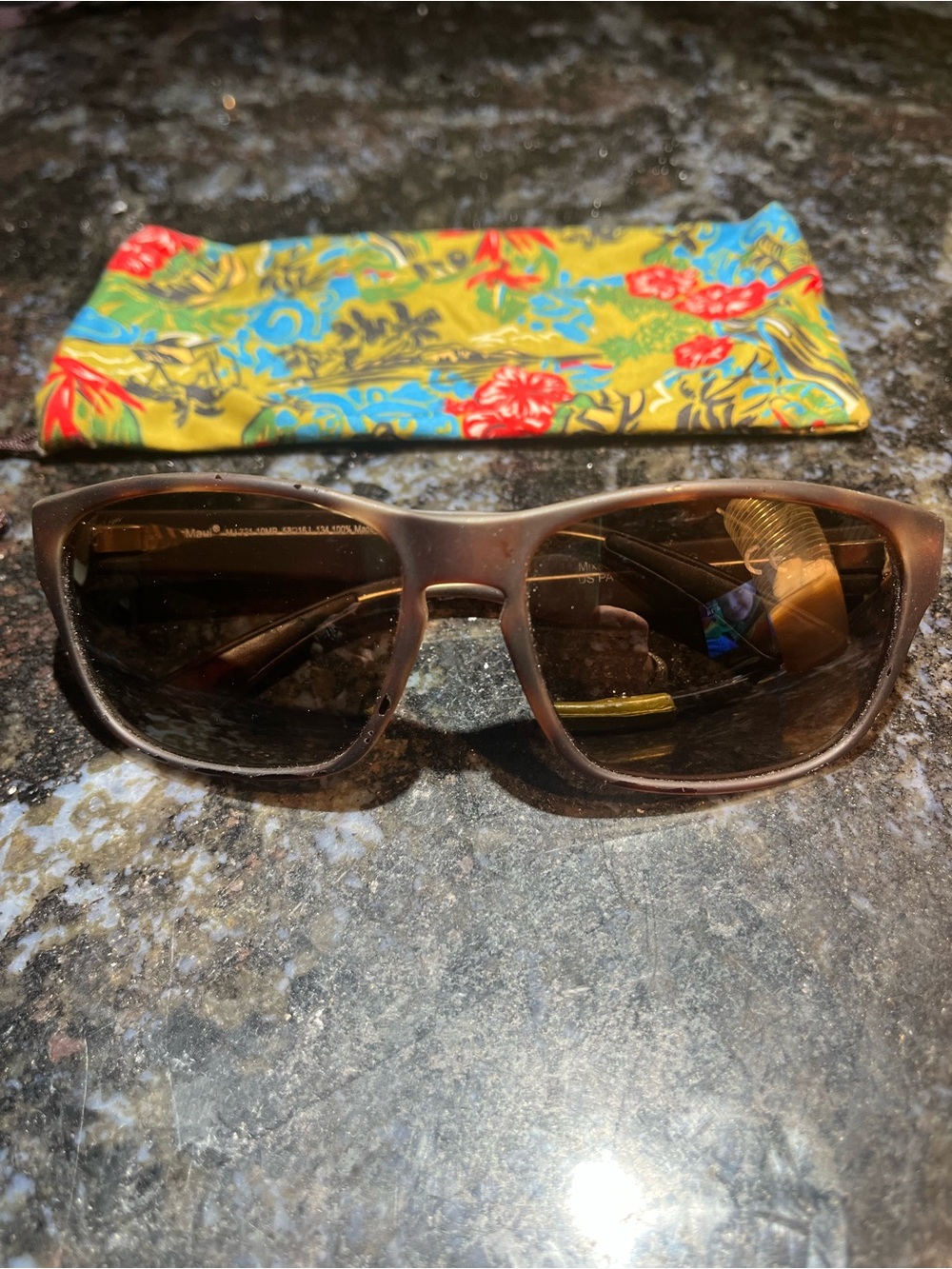 Maui Jim Brown Unisex Gradient Polarized Sunglasses with Floral Pouch
